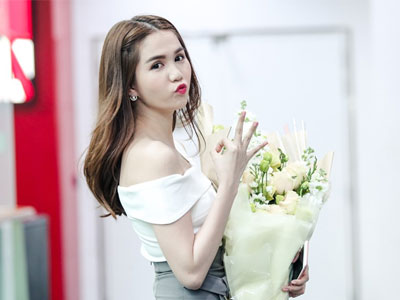 Ngọc Trinh rạng rỡ tại sự kiện ra mắt "Hot boy nổi loạn 2"
