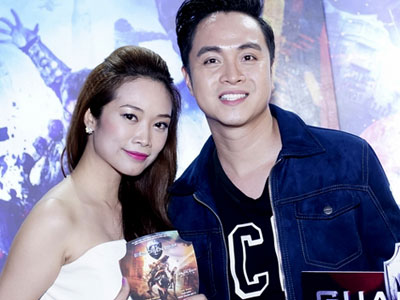Nhật Tinh Anh tình tứ đi xem phim cùng bạn gái