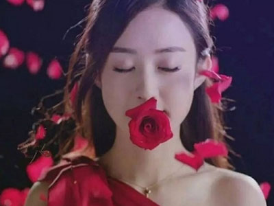 Phụ nữ à, trước khi yêu ai đó hãy học cách yêu bản thân mình!