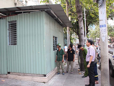 Sau vụ đập trụ sở chiếm vỉa hè, một trụ sở khác đã "tự xử"
