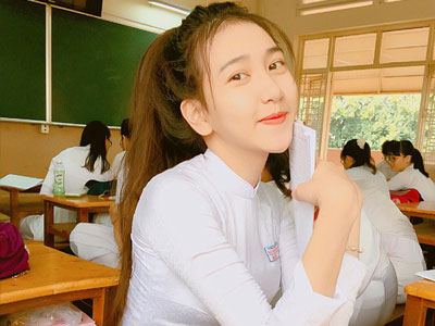 Ngắm hình ảnh sành điệu của cô em út trong "Nhà có ba nàng tiên"
