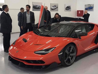 Tiểu vương Ả-Rập mua chiếc siêu xe Lamborghini Centenario đầu tiên