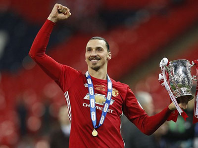 Chỉ cần 204 ngày để Ibra trở thành huyền thoại của MU