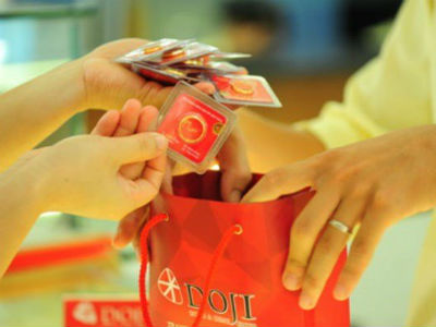 Giá vàng hôm nay 27/2: Chờ thời tăng giá