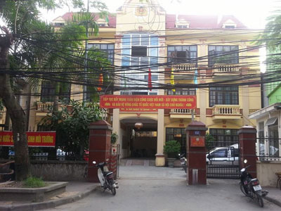 Lao vào cổng trụ sở Công an chửi bới, đòi giật súng cán bộ trực gác