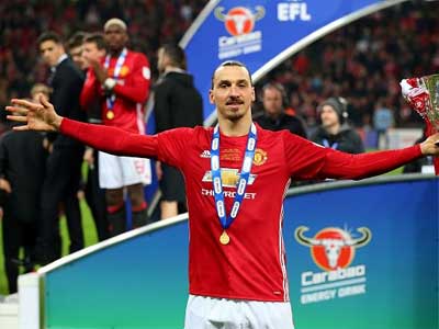 Mourinho kêu gọi Ibrahimovic ở lại Man Utd