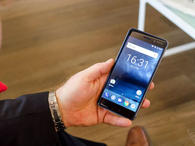 Nokia 3 và Nokia 5 ra mắt: Vỏ kim loại, giá 147 và 199 USD