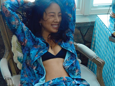 "Biểu tượng gợi cảm" Lee Hyori khoe dáng chuẩn ở tuổi U40
