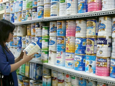 Đồng loạt áp dụng quy định bình ổn giá sữa cho trẻ dưới 6 tuổi