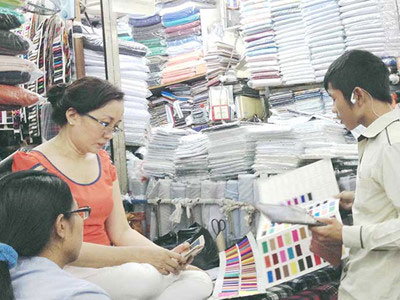 Ngân hàng bối rối vì "hộ gia đình không được vay tiền"