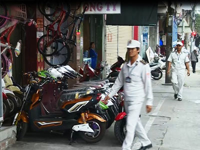 Đà Nẵng cử cán bộ ra phố từ 4h sáng để giữ vỉa hè