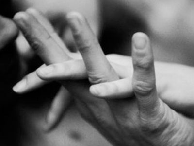 Nam 9X "thân mật" với thiếu nữ vướng lao lý