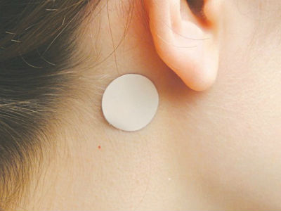 Nhập viện vì miếng dán say xe