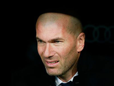 Real phá kỷ lục 73 năm của Barca vào ngày mất ngôi đầu