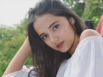 Vẻ đẹp thuần khiết của hot girl Indonesia