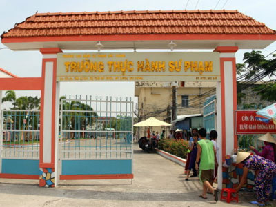 Bênh con, cán bộ Văn phòng Tỉnh ủy Sóc Trăng đánh nhau tại trường