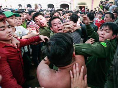 ​La hét, tranh giành cướp bông tại lễ hội đình Sơn Đồng, Hà Nội