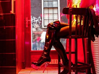 Gái bán dâm hé lộ cuộc sống ở quán bar Hong Kong