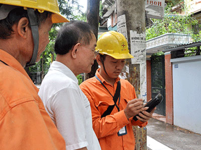 Từ tháng 3, điện lực Hà Nội ngừng nhắn tin ghi chỉ số điện hàng tháng