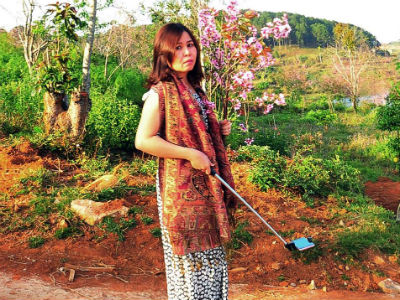 Bình Thuận làm rõ vụ nữ Phó giám đốc sở bẻ hoa