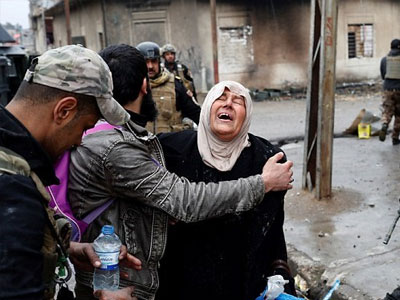 Những hình ảnh xé lòng ở chảo lửa Mosul