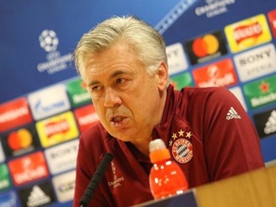 HLV Ancelotti “thương” cho tình thế của Arsene Wenger