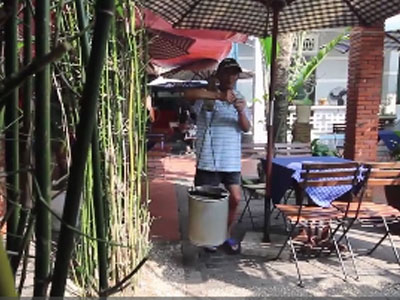Cụ ông lập kỷ lục Việt Nam về gánh nước thuê