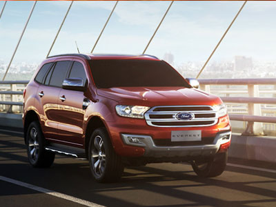 Ford Everest giảm giá cạnh tranh Fortuner tại Việt Nam