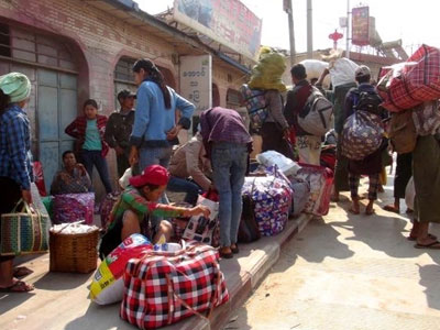 Hàng nghìn người Myanmar chạy loạn vượt biên vào Trung Quốc