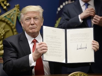 Lệnh cấm nhập cư mới của ông Trump "rất khó bị chặn"