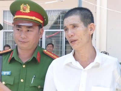 Tử hình gã cuồng ghen giết vợ hờ vì mặc quần lạ