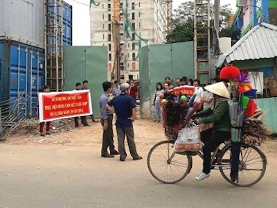 Vụ căng băng rôn đòi nhà ở Tân Bình: Chủ đầu tư tố ngược khách hàng?
