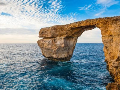 Cổng vòm đá Azure Window nổi tiếng sụp xuống biển