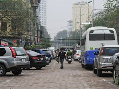 Ai trục lợi vỉa hè?