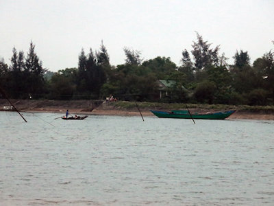 Lật thuyền trên sông Thạch Hãn, 2 học sinh chết đuối
