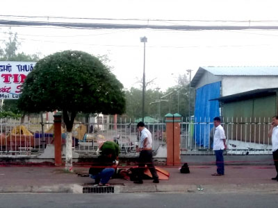 Phát hiện thi thể đôi nam nữ nằm trước cổng Nhà văn hóa Sóc Trăng
