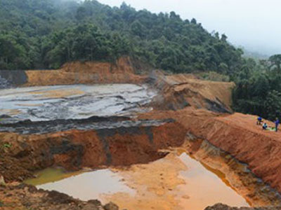 Bộ Công Thương kiểm tra vụ vỡ đập chứa bùn thải ở Nghệ An