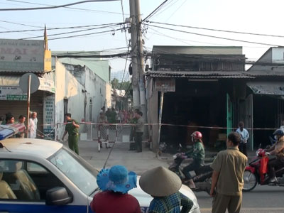Chồng ngất xỉu khi biết vợ và 2 con sinh đôi chết cháy