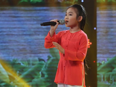 Cô bé 7 tuổi được dự đoán là hiện tượng của dòng nhạc dân ca