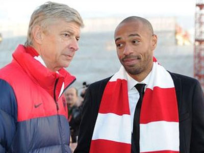 Henry kêu gọi Arsenal học Chelsea, sớm sa thải Wenger