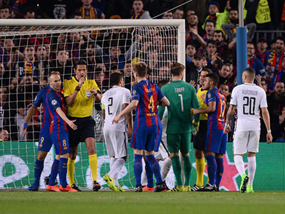 Hơn 100.000 chữ ký yêu cầu đá lại trận Barcelona - PSG