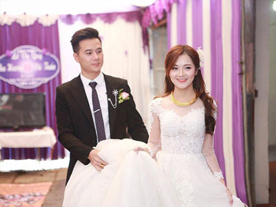 “Hot girl dân tộc” Thu Hương đẹp rạng ngời trong ngày cưới