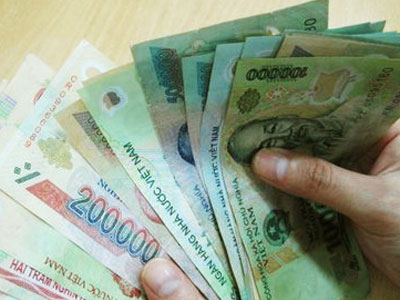 Bắt bốn thanh tra giao thông nhận tiền xe quá tải