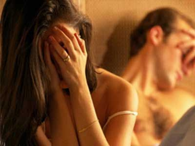 Cưới tôi rồi vợ vẫn không từ bỏ việc ngủ với đàn ông lạ