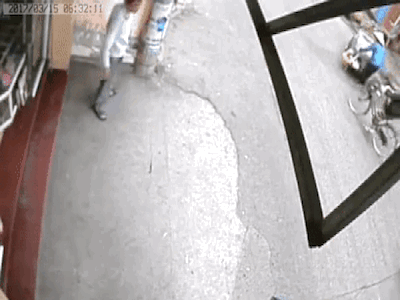 Cô gái gặp tai nạn nghiêm trọng sau pha trượt bánh giữa đường