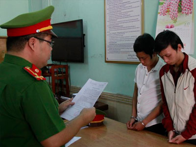 Đà Nẵng bắt 2 nghi can lừa đảo ở 'thị trấn hacker'