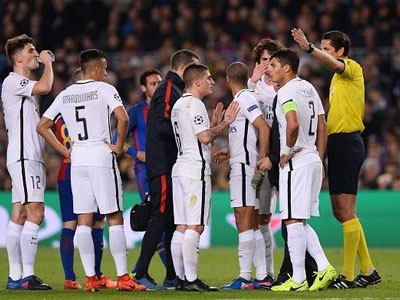 PSG viết tâm thư gửi UEFA về trọng tài trận Barca
