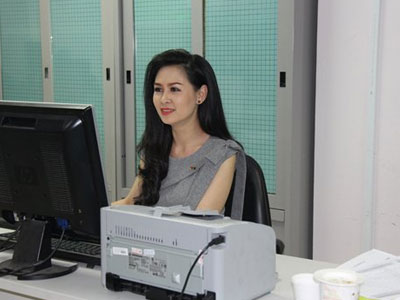 Đột nhập hậu trường trước giờ lên sóng của MC VTV