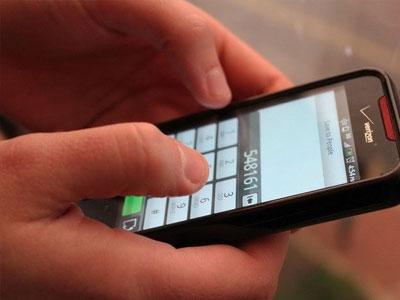 Lục lọi dữ liệu điện thoại ăn trộm để tống tiền