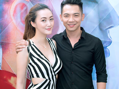 Mai Quốc Việt sánh đôi vợ sắp cưới đi sự kiện